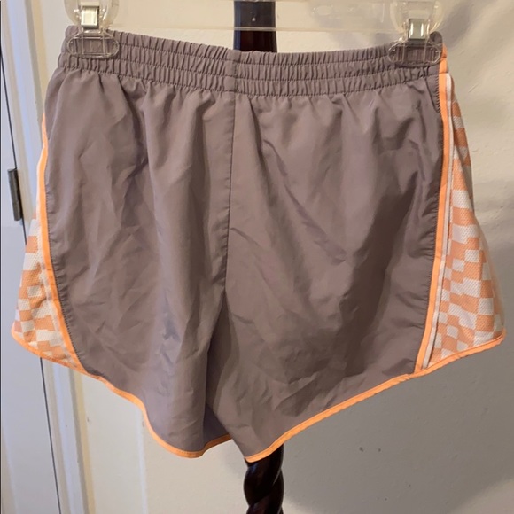 Shorts - Picture 3 of 5
